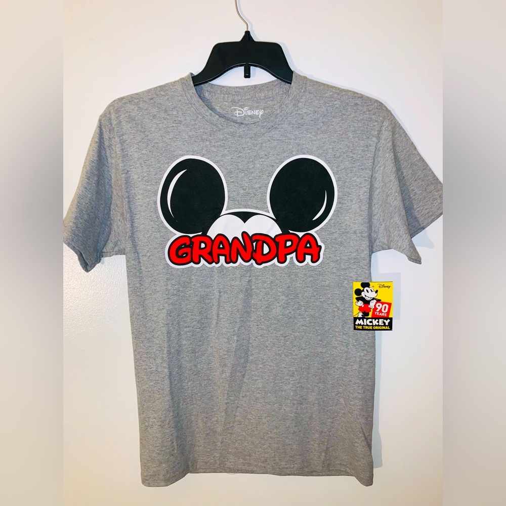 ✨Host Pick✨😍NWT DISNEY Grandpa T-shirt